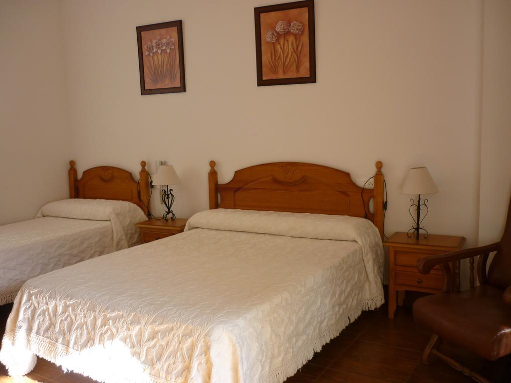 Hotel Las Flores Tolox Room photo